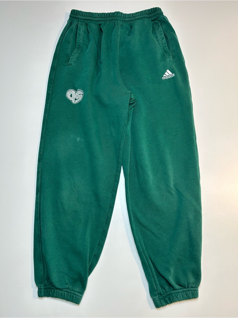 adidas Originals Scribble Heart Embroidery Fleece Cuffed Joggers Green